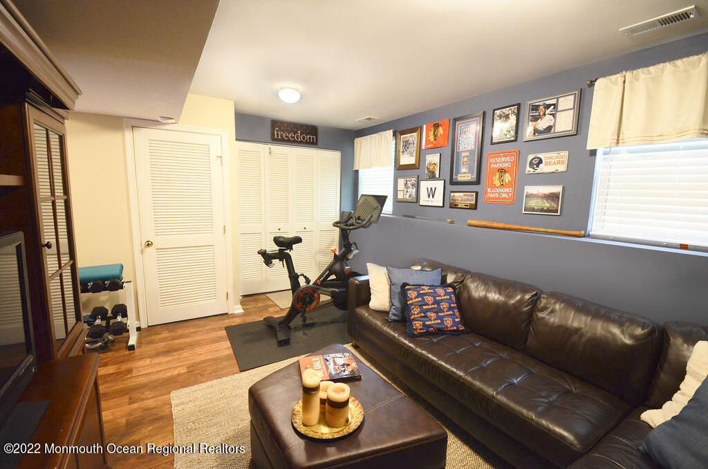 30 Abby Road Farmingdale, NJ 07727 - Photo 5 of 29 DSC_0967