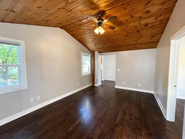 $1,550 | 212 East Washington Street, Unit UPPR, Delavan, WI 53115