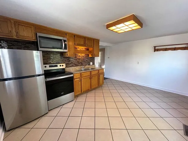 $1,550 | 212 East Washington Street, Unit UPPR, Delavan, WI 53115