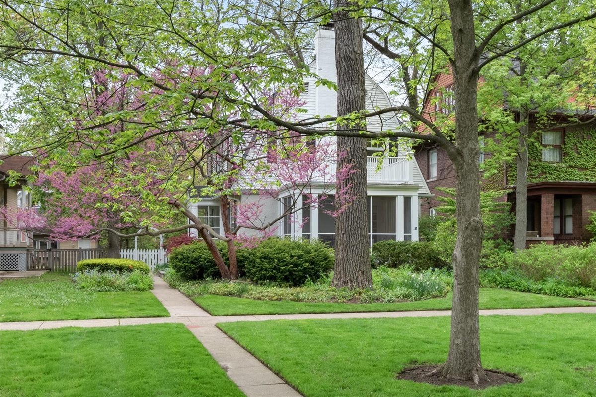 2311 Park Place Evanston, IL 60201 - Photo 3 of 41