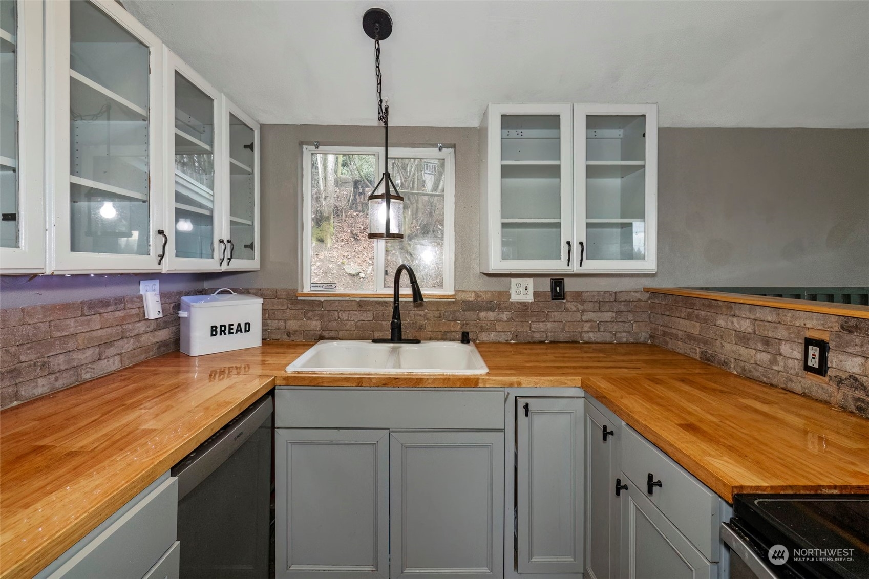 4708 Southeast Horstman Road Port Orchard, WA 98366 - Photo 12 of 37 Gallery Image 12