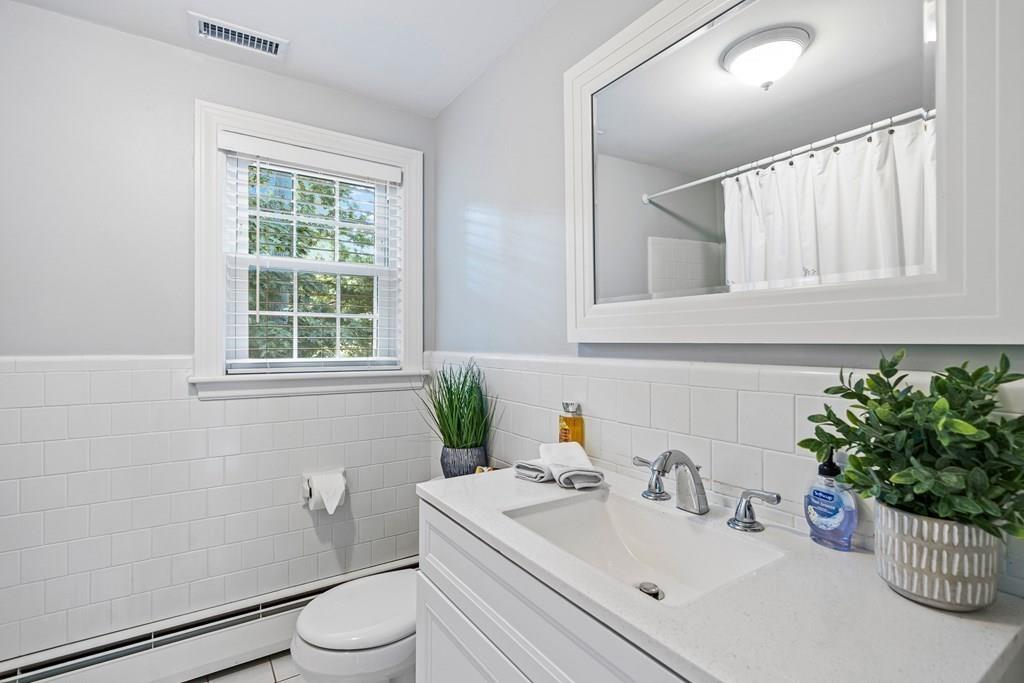 17 Carpenter Road Lynnfield, MA 01940 - Photo 17 of 37