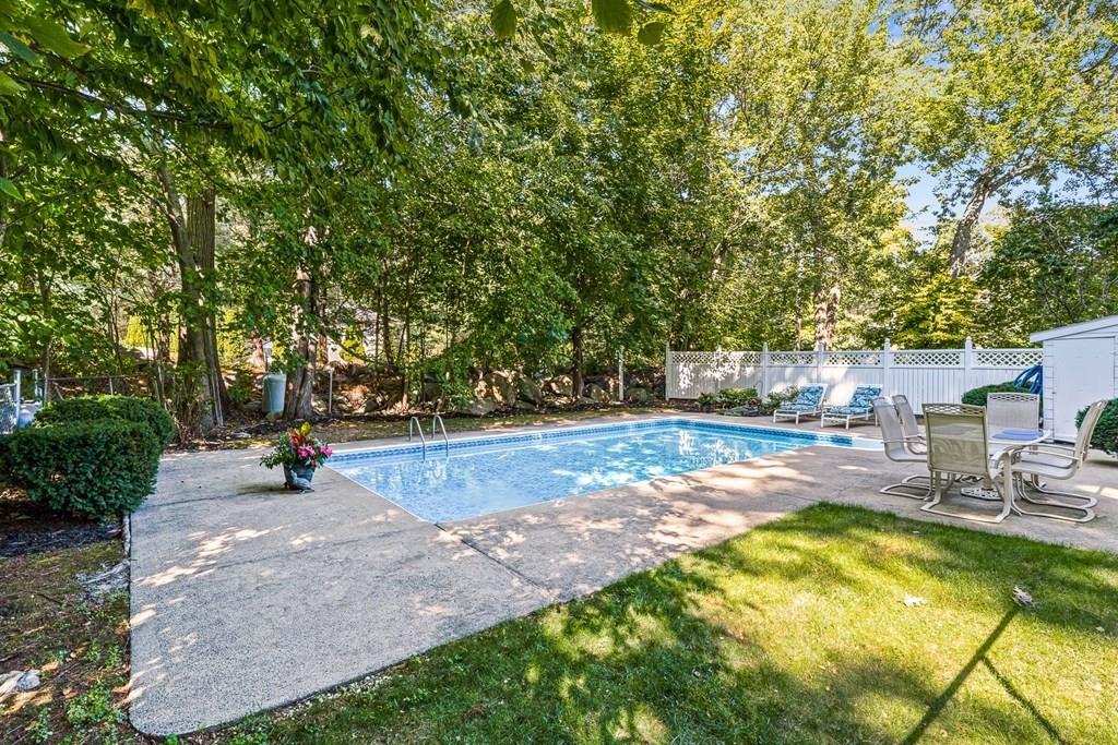 17 Carpenter Road Lynnfield, MA 01940 - Photo 31 of 37