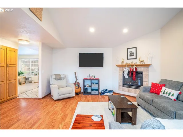 $440,000 | 3248 18th Avenue Southeast, Albany, OR 97322