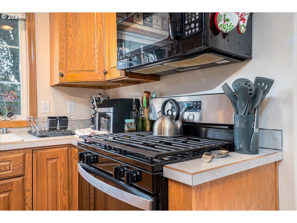 3248 18th Avenue Southeast Albany, OR 97322 - Photo 15 of 32