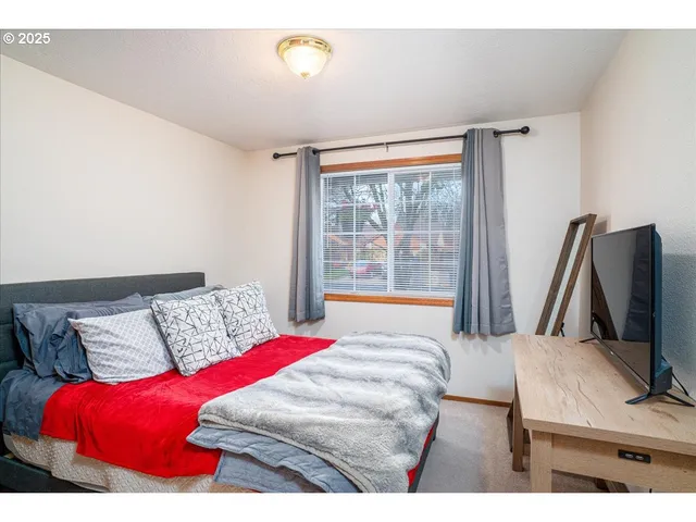 $440,000 | 3248 18th Avenue Southeast, Albany, OR 97322