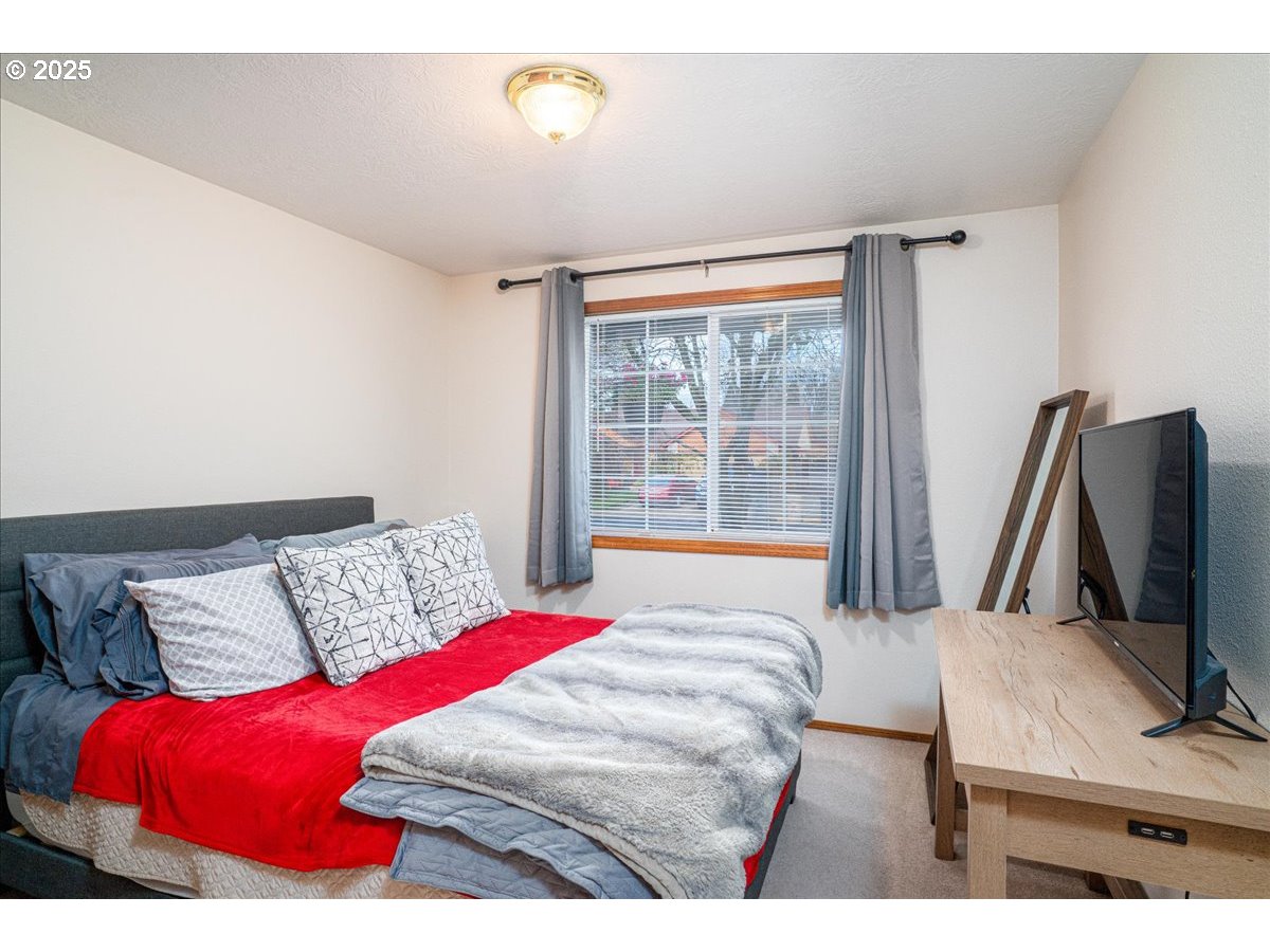 3248 18th Avenue Southeast Albany, OR 97322 - Photo 17 of 32