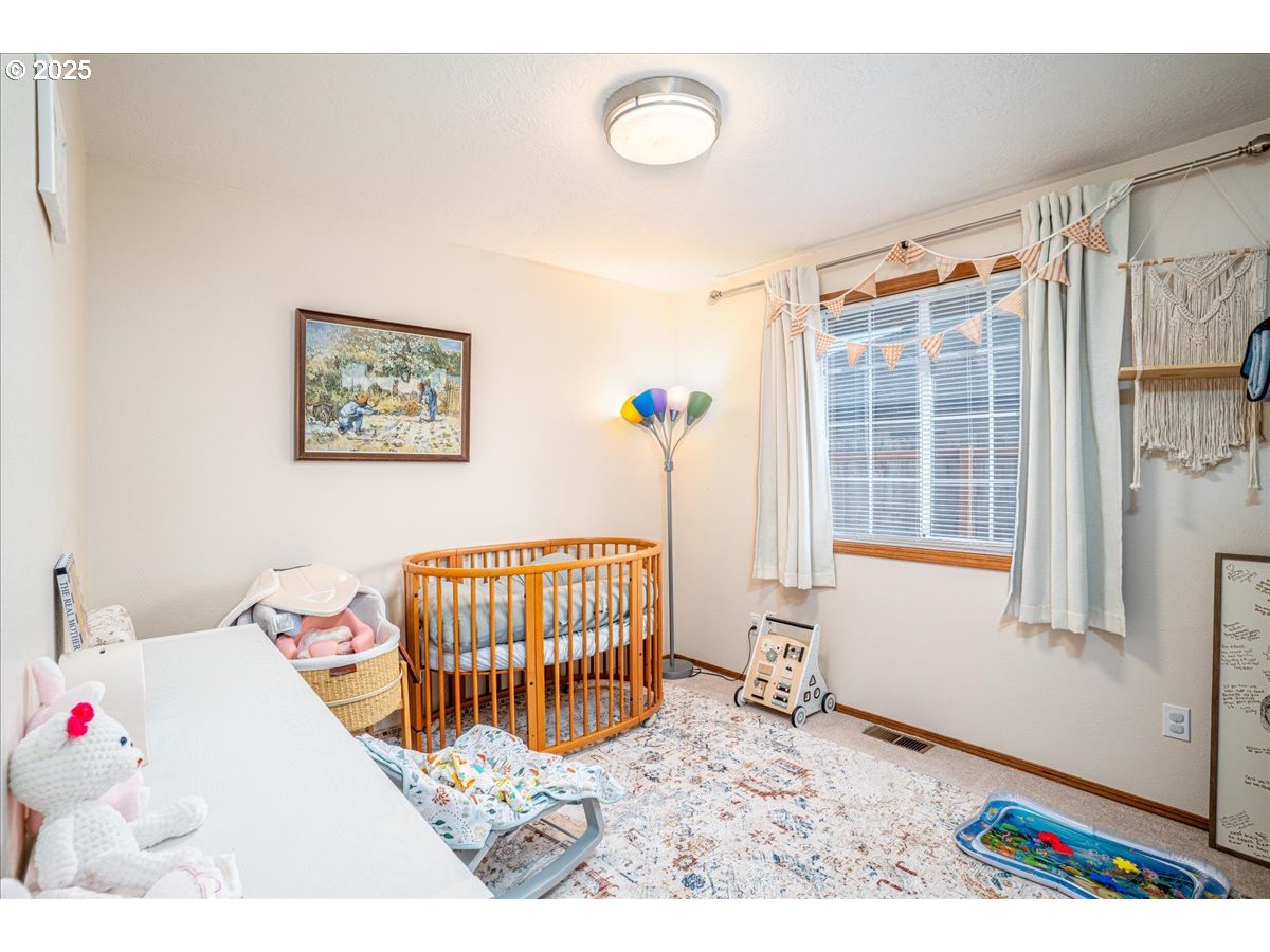 3248 18th Avenue Southeast Albany, OR 97322 - Photo 19 of 32