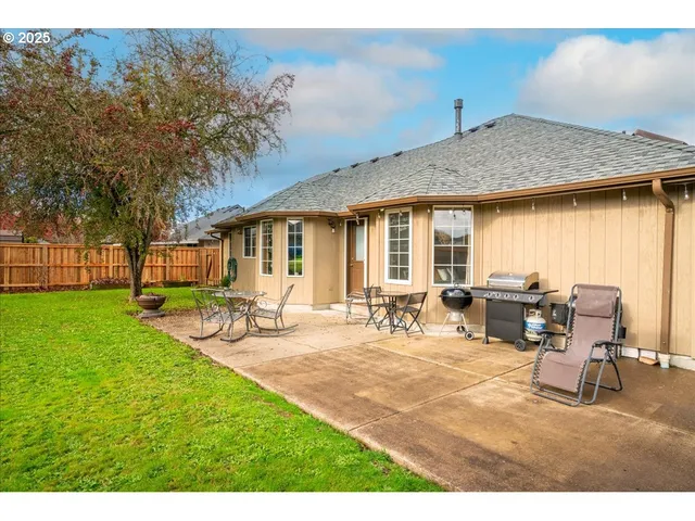 $440,000 | 3248 18th Avenue Southeast, Albany, OR 97322