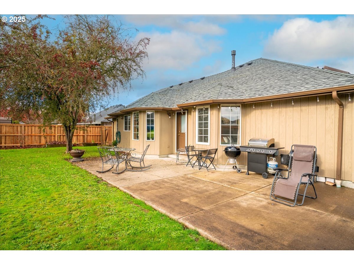 3248 18th Avenue Southeast Albany, OR 97322 - Photo 28 of 32