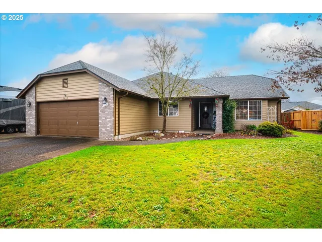 $440,000 | 3248 18th Avenue Southeast, Albany, OR 97322