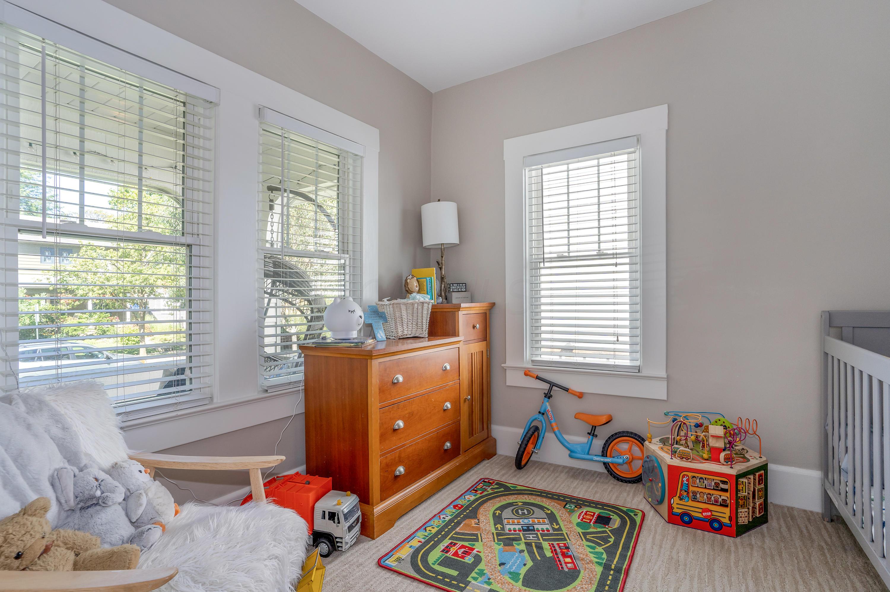 862 South Cassingham Road Columbus, OH 43209 - Photo 11 of 38