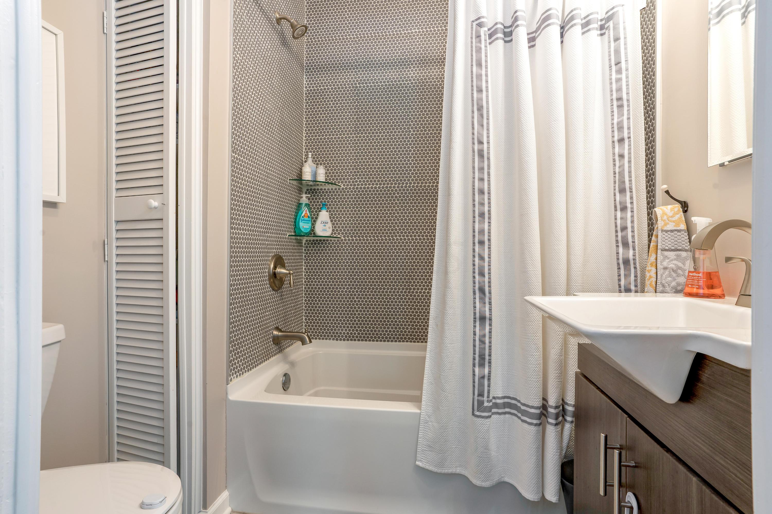 862 South Cassingham Road Columbus, OH 43209 - Photo 27 of 38