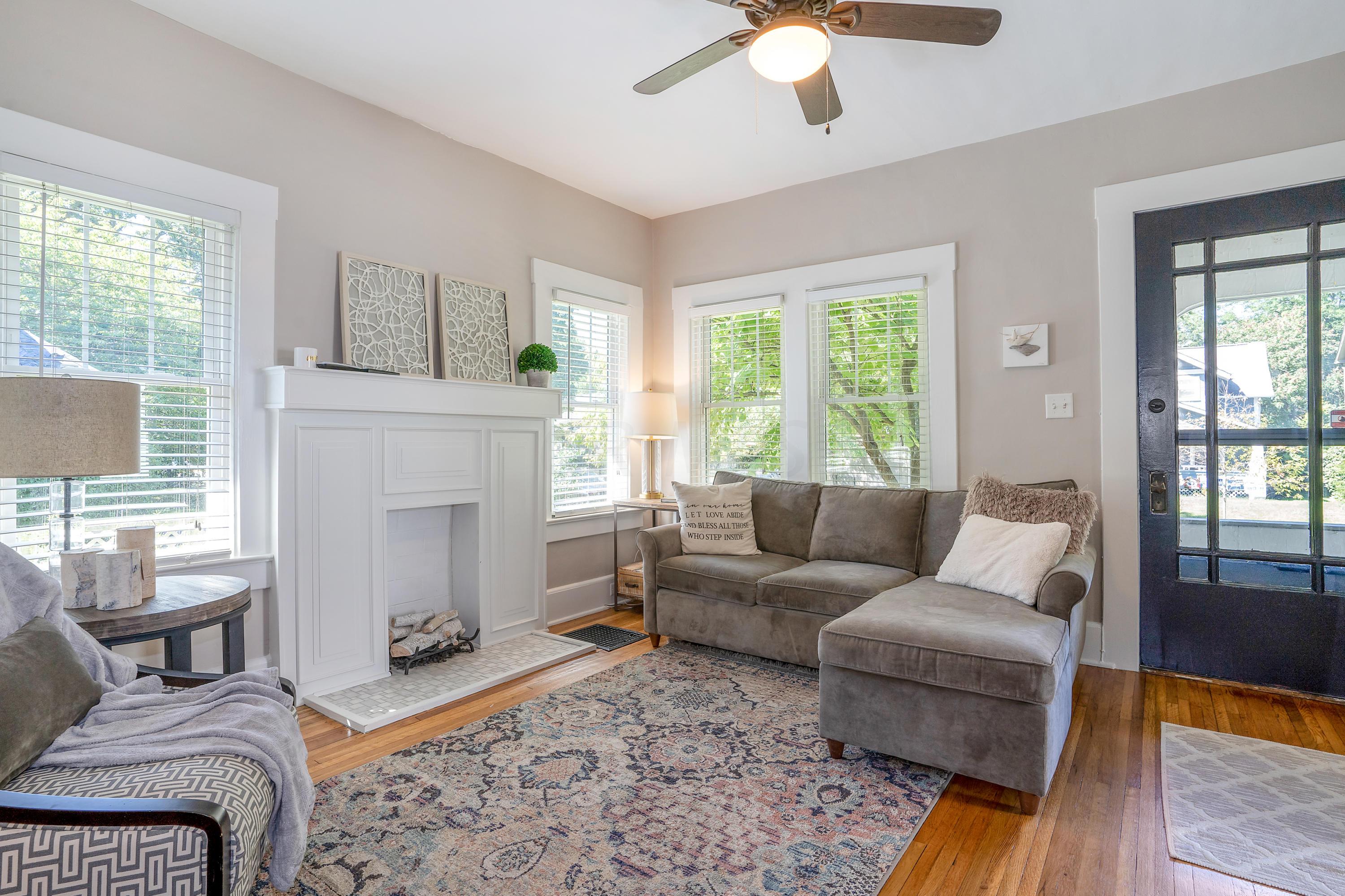 862 South Cassingham Road Columbus, OH 43209 - Photo 8 of 38