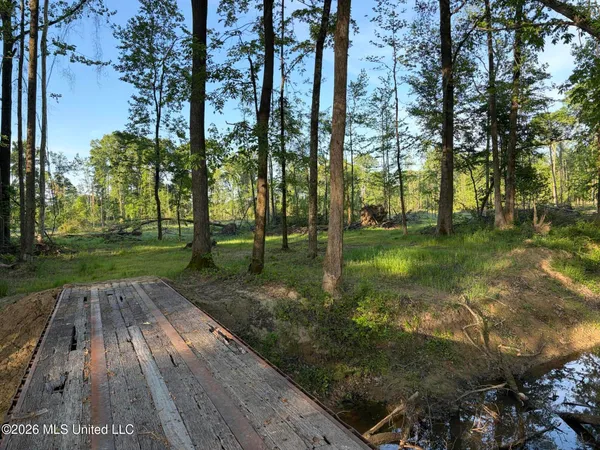 $995,000 | 186 Potluck Road, Canton, MS 39046