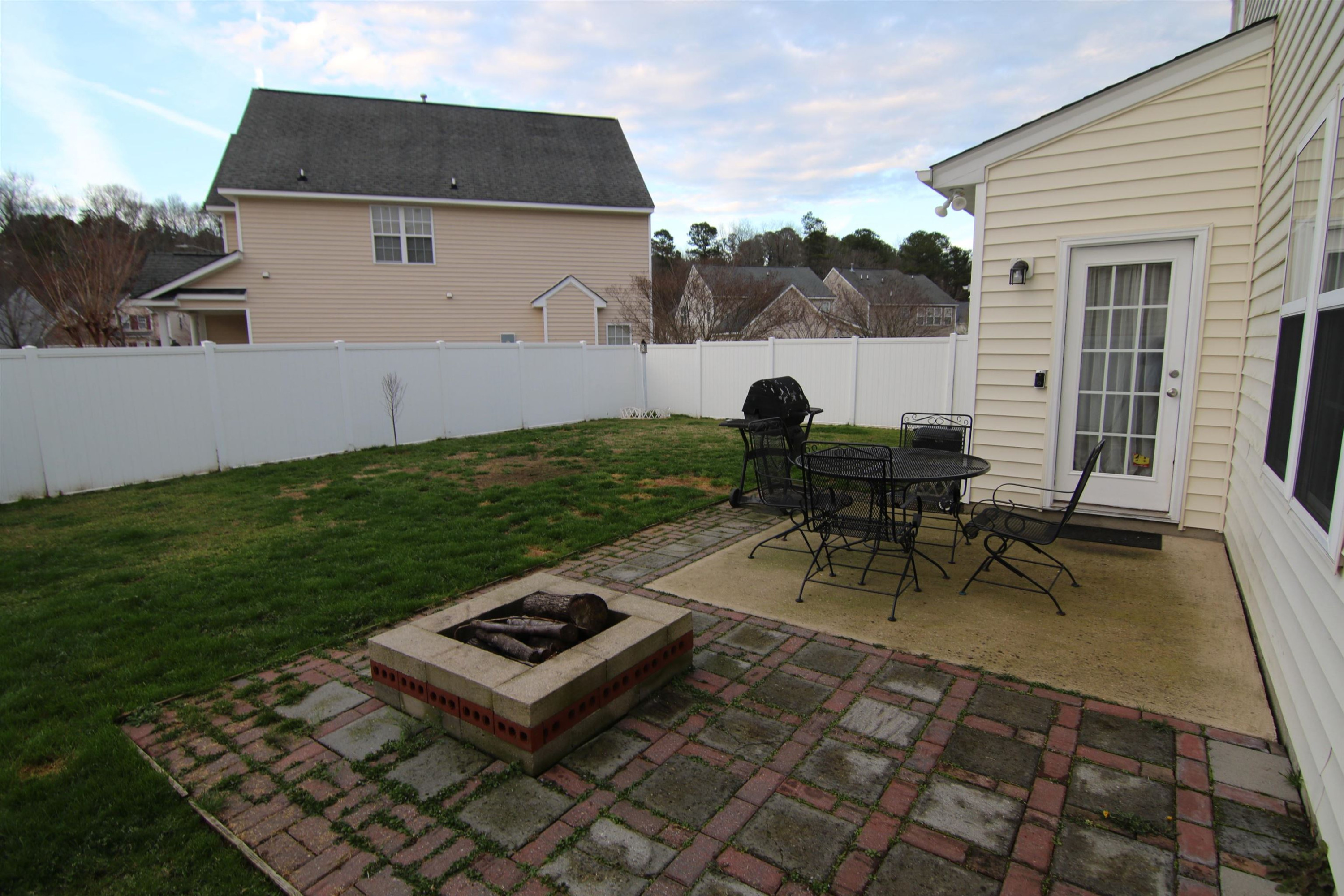 6009 Brambleberry Way Raleigh, NC 27616 - Photo 2 of 39 Photo 2