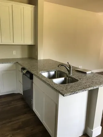 $1,595 | 462 Pecan Hollow Street, Unit 462, Ennis, TX 75119