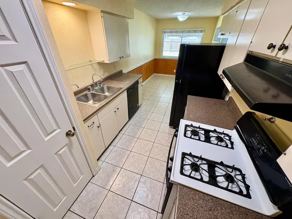 $2,395 | 11600 Elk Park Trail, Austin, TX 78759