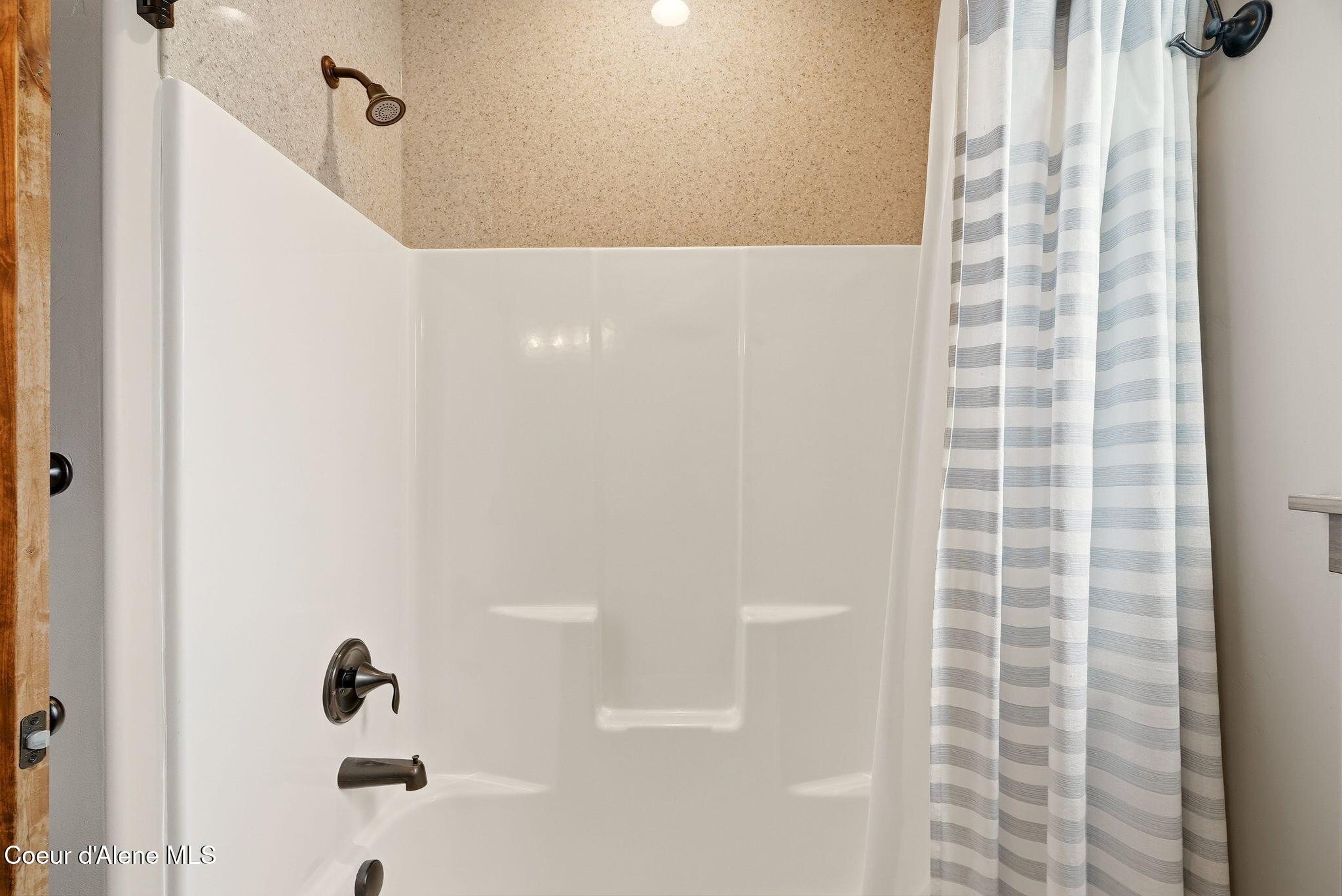 150 Links Road Blanchard, ID 83804 - Photo 30 of 73 Full Bathroom