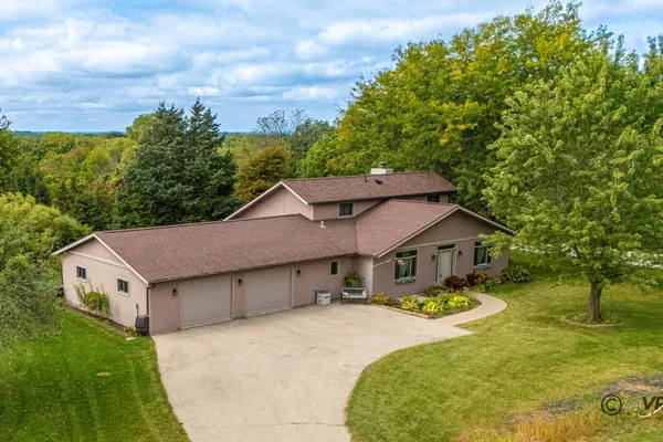 $474,500 | 1 Belden School Lane, Galena, IL 61036