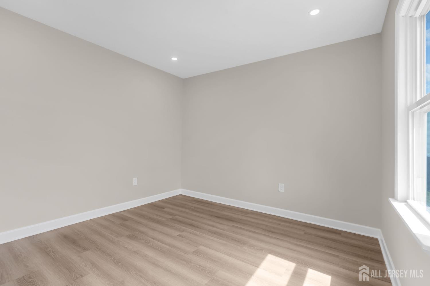 21 Market Street Edison, NJ 08817 - Photo 19 of 45