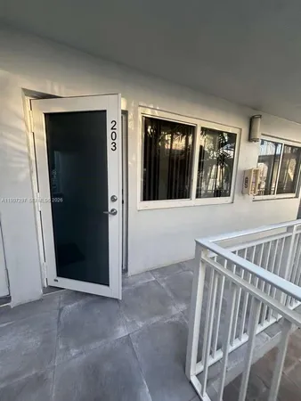 $1,900 | 2430 Northeast 135th Street, Unit 203, North Miami, FL 33181