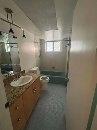 $1,900 | 2430 Northeast 135th Street, Unit 203, North Miami, FL 33181