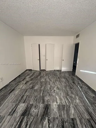 $1,900 | 2430 Northeast 135th Street, Unit 203, North Miami, FL 33181