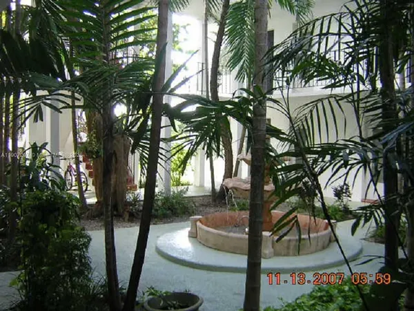 a view of outdoor space yard and porch