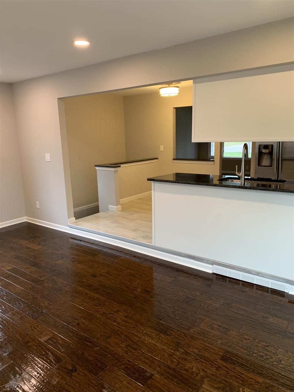 30209 Hayes Road Warren, MI 48088 - Photo 9 of 32 50001209-8.JPG