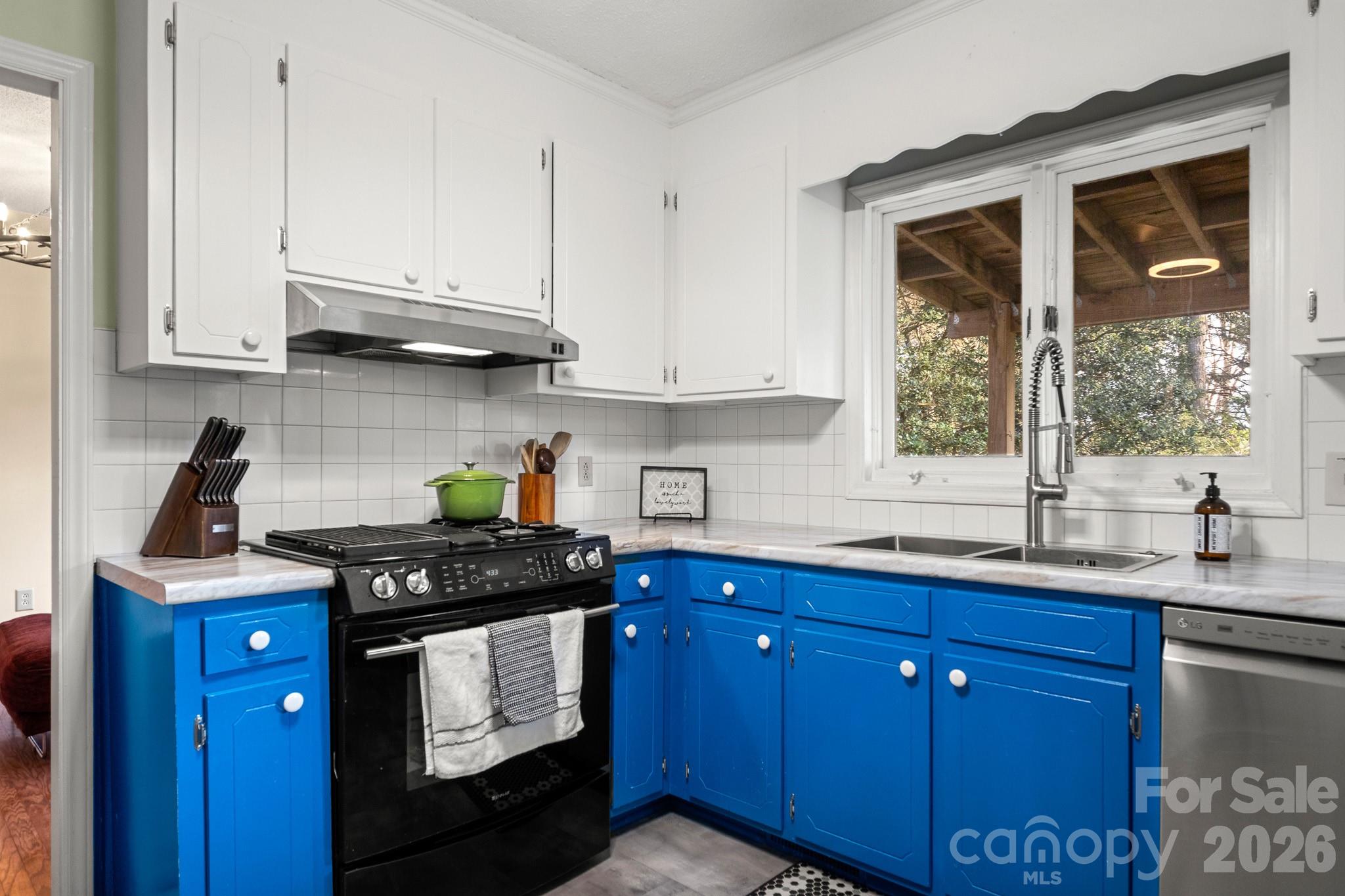 9118 Windjammer Drive Tega Cay, SC 29708 - Photo 22 of 48