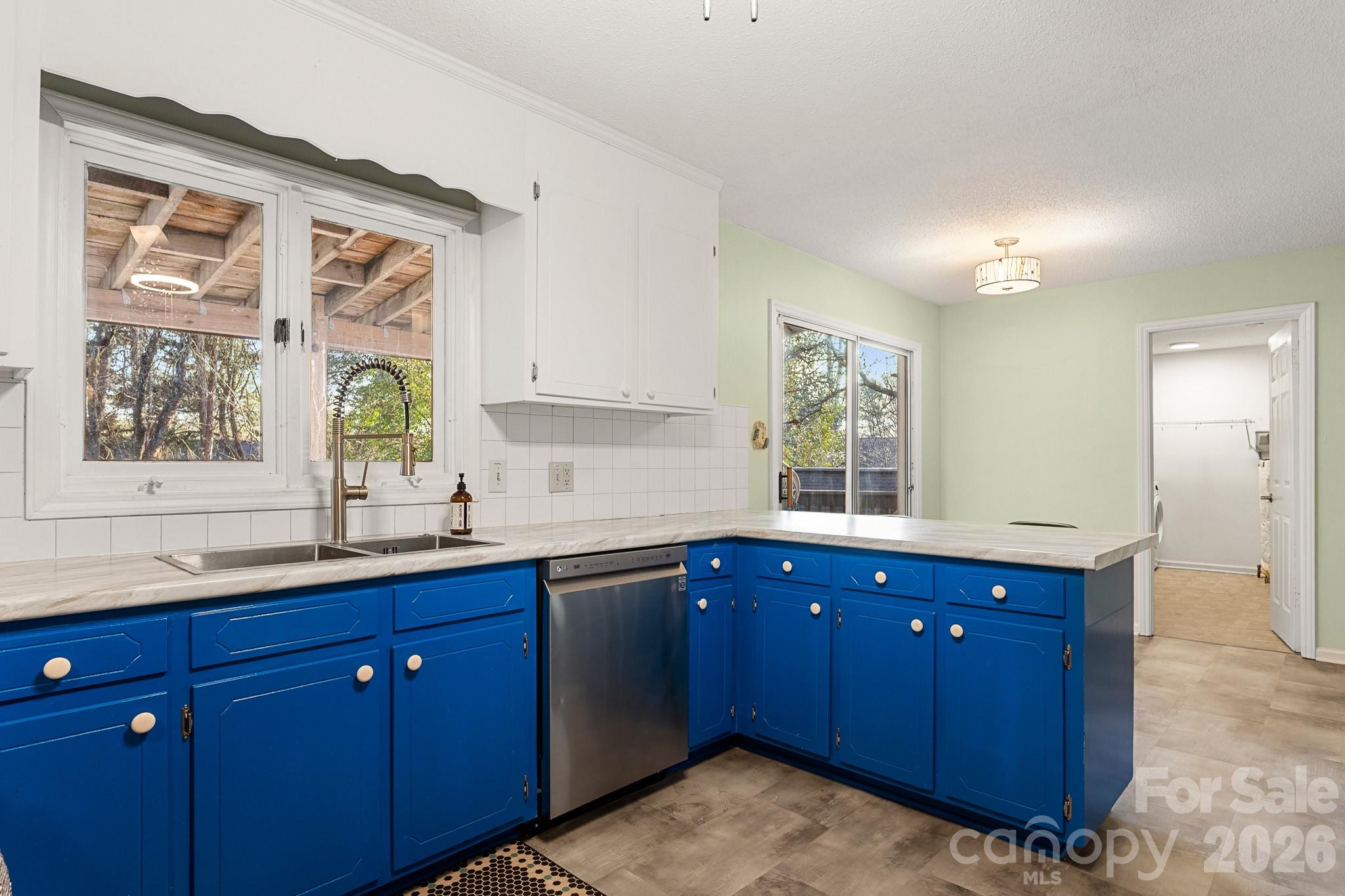 9118 Windjammer Drive Tega Cay, SC 29708 - Photo 24 of 48