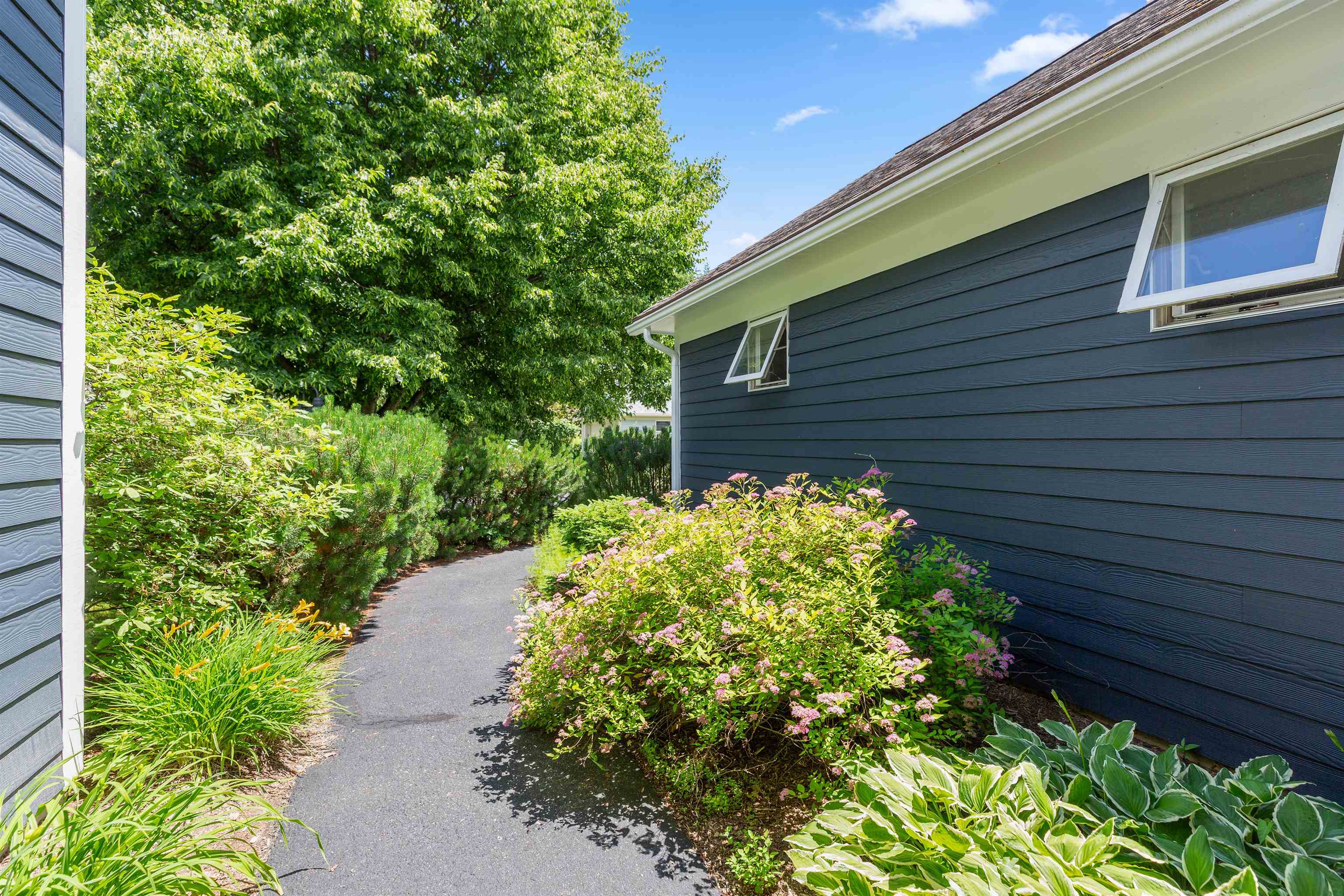 26 Fountain Way Lebanon, NH 03784 - Photo 38 of 41