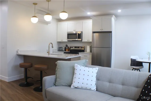 $2,400 | 110 Hotel Street, Unit 2, Utica, NY 13502