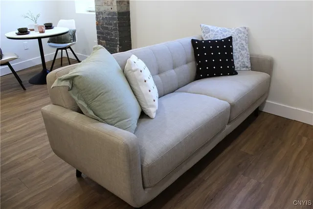 $2,400 | 110 Hotel Street, Unit 2, Utica, NY 13502