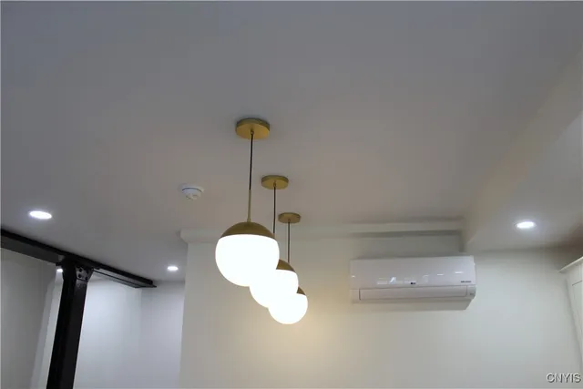 $2,400 | 110 Hotel Street, Unit 2, Utica, NY 13502