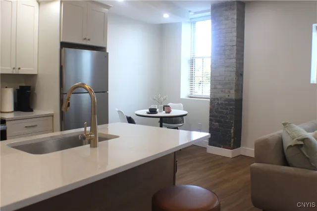 $2,400 | 110 Hotel Street, Unit 2, Utica, NY 13502