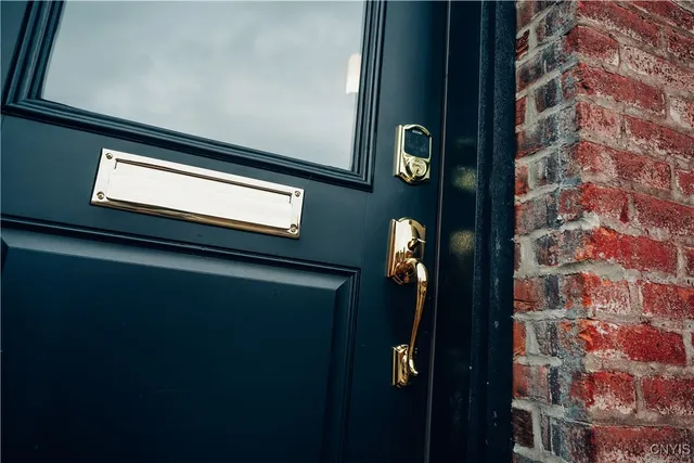 $2,400 | 110 Hotel Street, Unit 2, Utica, NY 13502