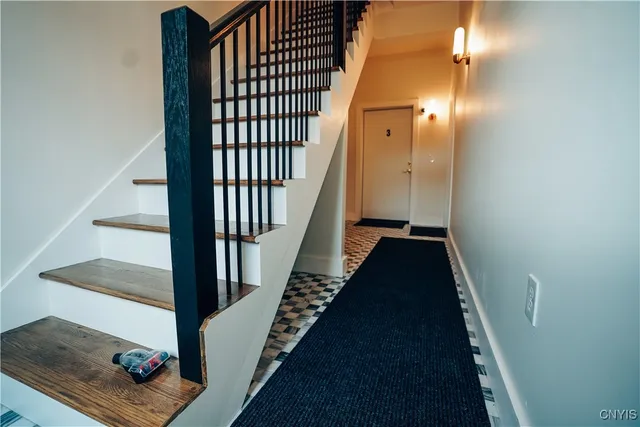 $2,400 | 110 Hotel Street, Unit 2, Utica, NY 13502