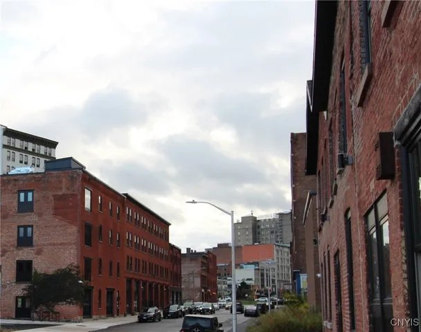 $2,400 | 110 Hotel Street, Unit 2, Utica, NY 13502