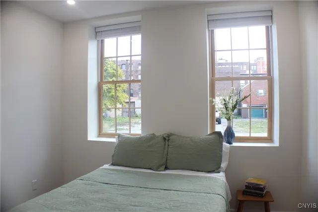 $2,400 | 110 Hotel Street, Unit 2, Utica, NY 13502