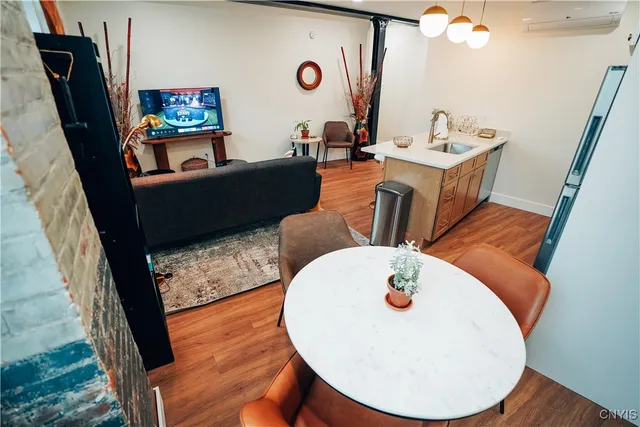 $2,400 | 110 Hotel Street, Unit 2, Utica, NY 13502