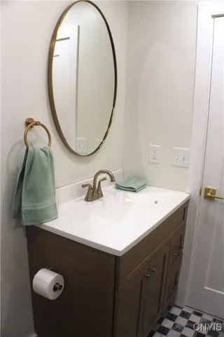 $2,400 | 110 Hotel Street, Unit 2, Utica, NY 13502