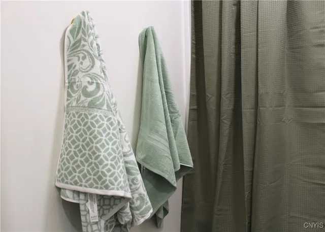 $2,400 | 110 Hotel Street, Unit 2, Utica, NY 13502