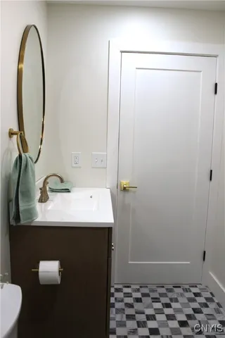 $2,400 | 110 Hotel Street, Unit 2, Utica, NY 13502