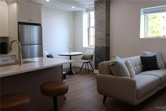 $2,400 | 110 Hotel Street, Unit 2, Utica, NY 13502