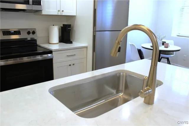 $2,400 | 110 Hotel Street, Unit 2, Utica, NY 13502