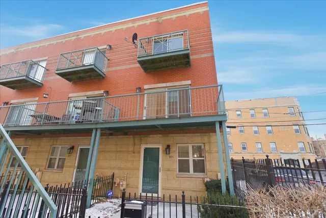$2,400 | 4530 South Woodlawn Avenue, Unit 801, Chicago, IL 60653