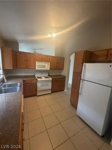 $2,070 | 226 Cimarron Village Way, Henderson, NV 89012