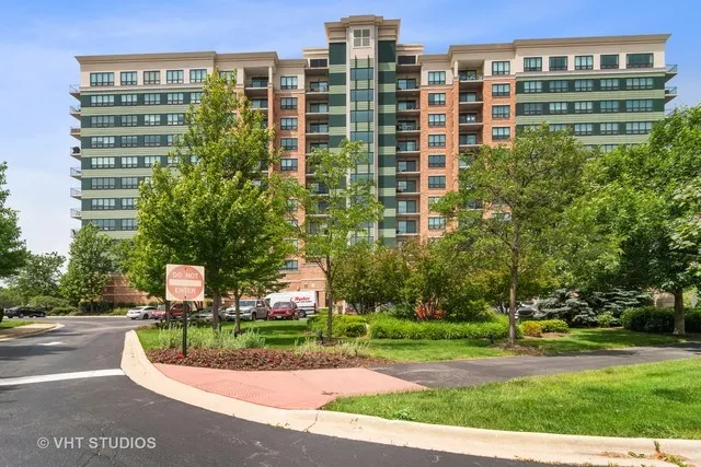$2,650 | 6420 Double Eagle Drive, Unit 801, Woodridge, IL 60517